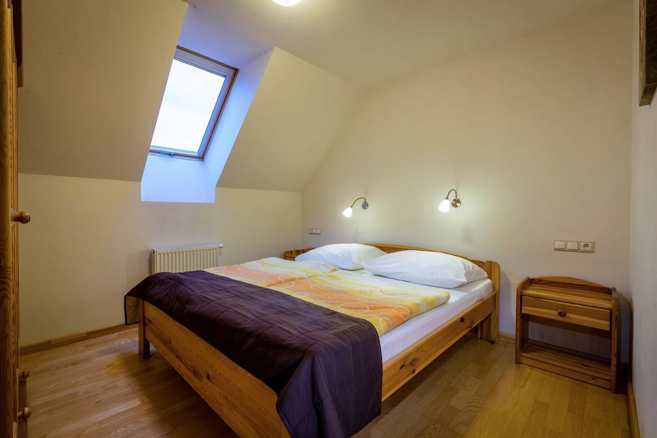 Guest House Privat Pod Lesom Павчина-Легота Экстерьер фото